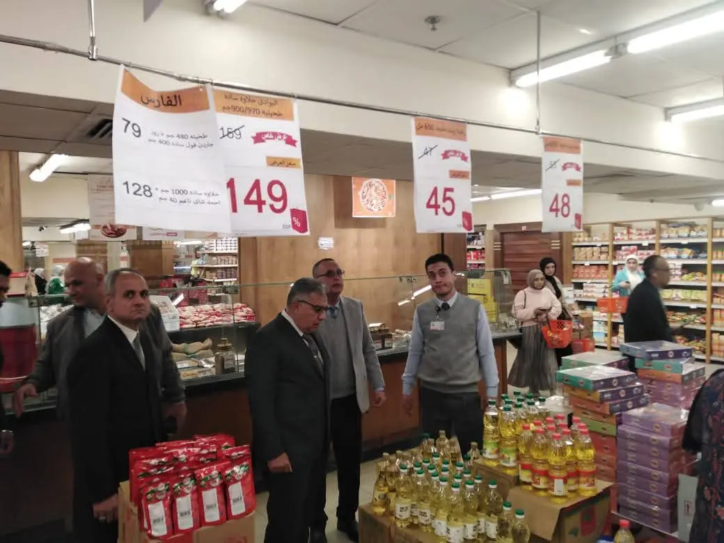 محافظ الدقهلية : مواجهة أى ممارسات احتكارية تضر بالمواطن أو تمس استقرار الأسواق - 1000268540