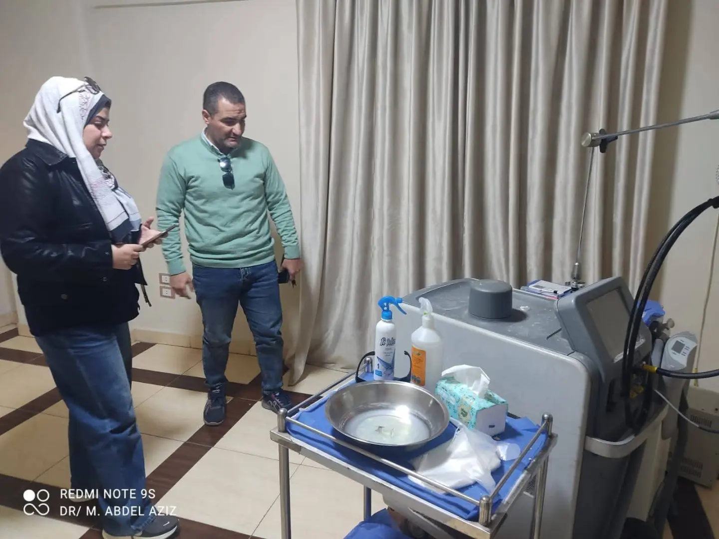 ضبط طلبة بكلية الطب يديرون مركزين للجلدية والليزر بدون ترخيص بالمنصورة - 1000268648