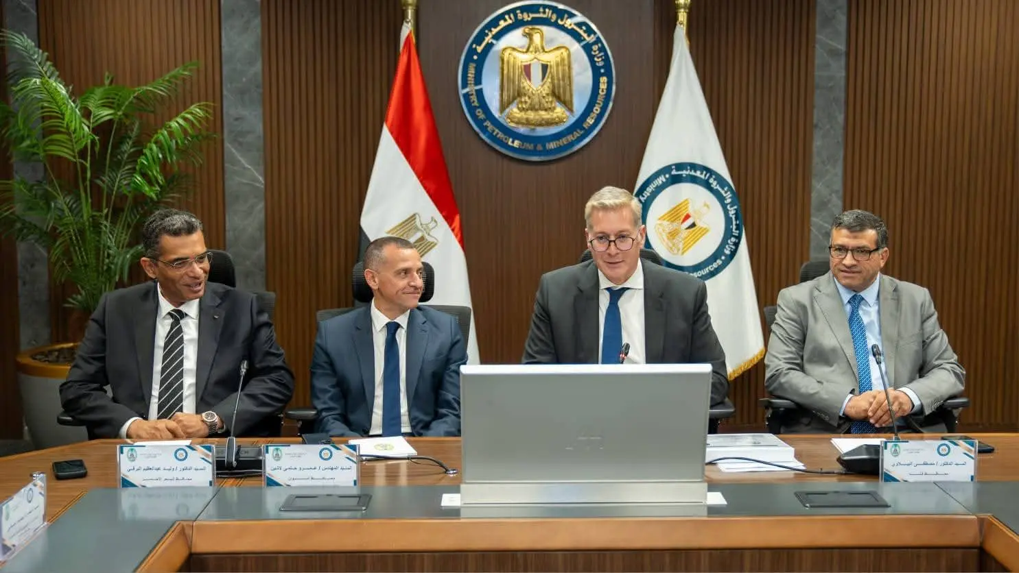وزير البترول: مناطق امتياز شركة جنوب الوادي تزخر بالعديد من الفرص الاستثمارية الواعدة - 1000270314