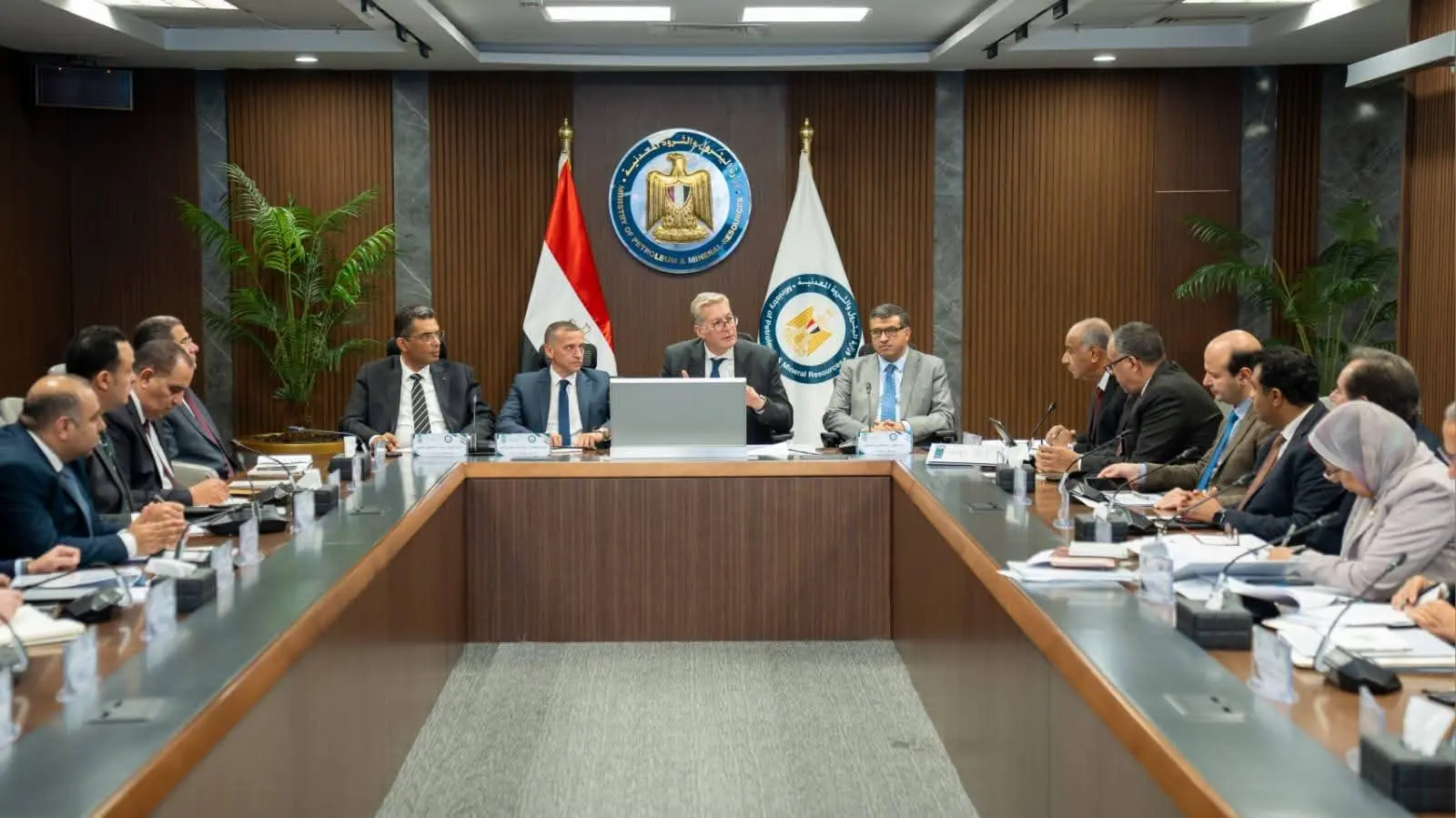 وزير البترول: مناطق امتياز شركة جنوب الوادي تزخر بالعديد من الفرص الاستثمارية الواعدة - 1000270316