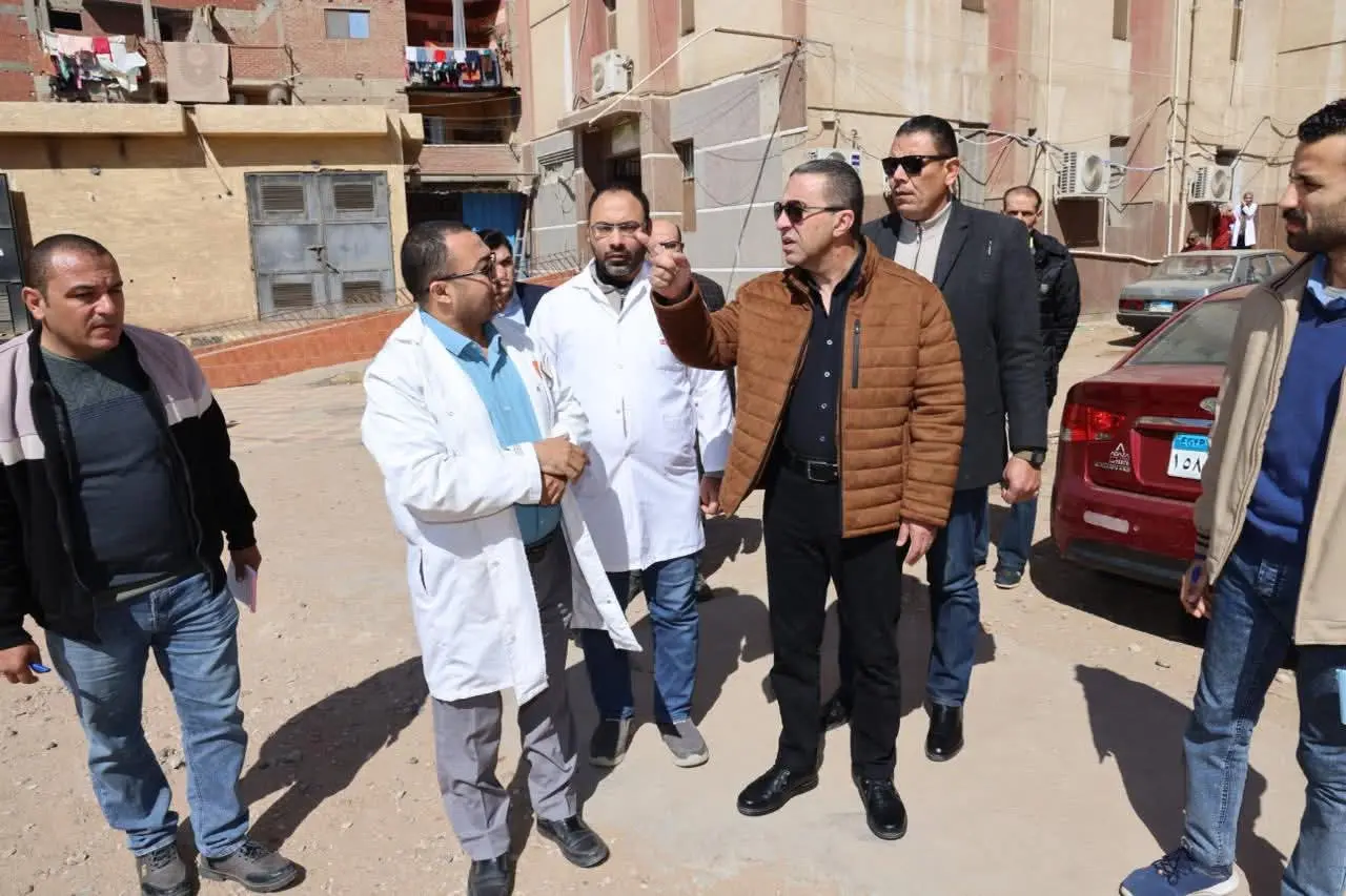 محافظ المنوفية يفاجئ مستشفى الشهداء المركزى..ويتفقد عدداً من الأقسام الطبية - 1000272935