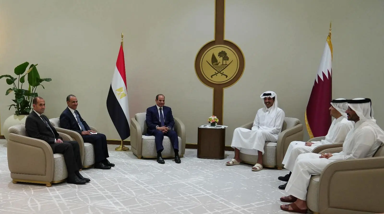 الرئيس يؤكد على ضرورة تفعيل مفهوم الأمن القومى العربى الجماعى