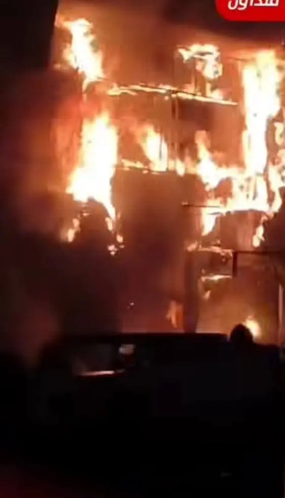 لا إصابات فى حريق  المحال التجارية بمنطقة الكيلو 21 بحى العجمى بالإسكندرية - 1000275497