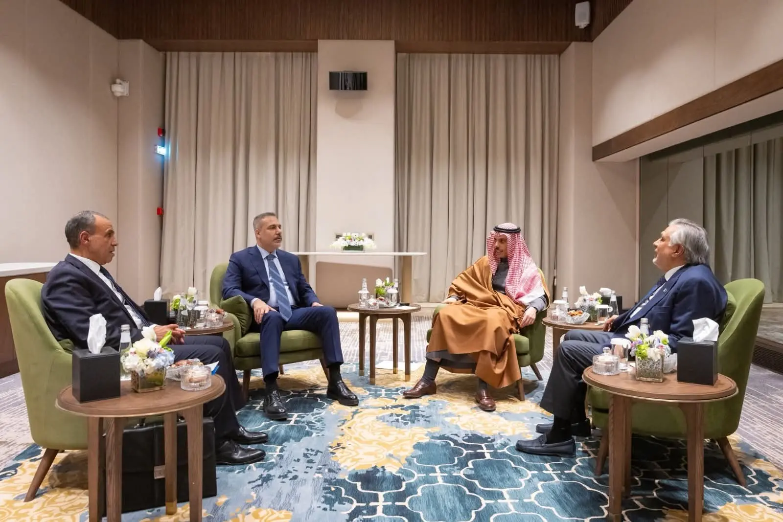 عبد العاطى يبحث مع وزراء خارجية السعودية وتركيا وباكستان تطورات الشرق الأوسط