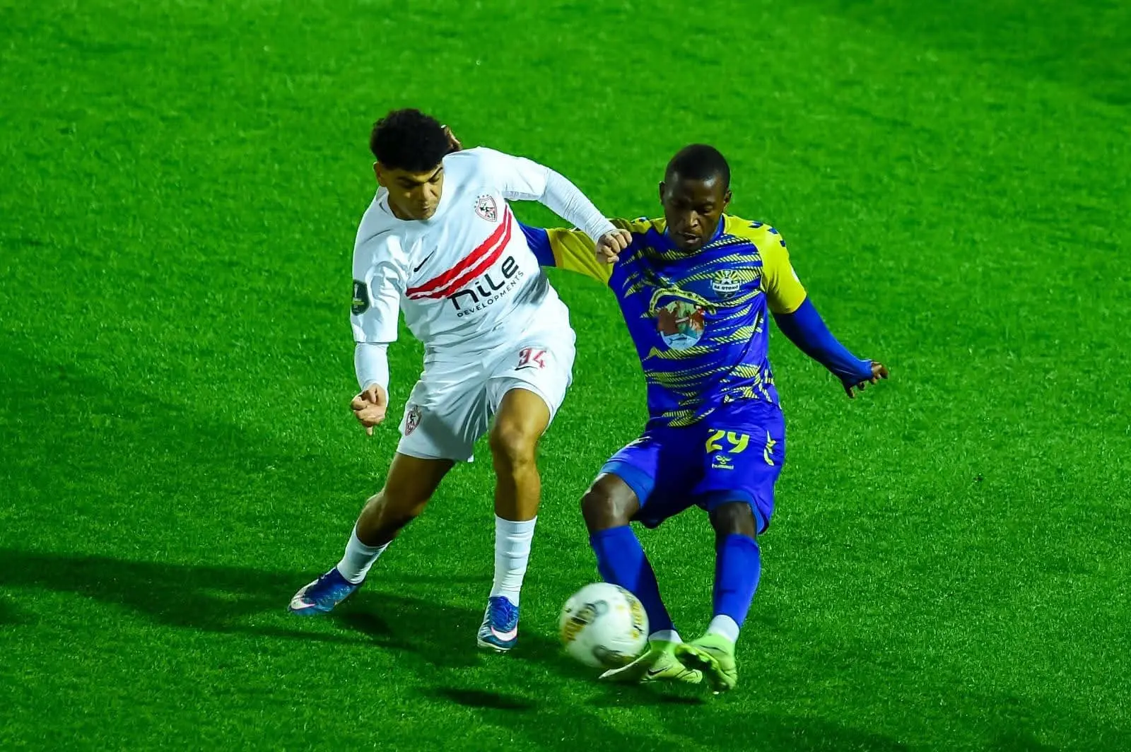 جماهير الزمالك الوفية..عبرت بالفريق إلى نصف نهائى الكونفدرالية - 1000277612