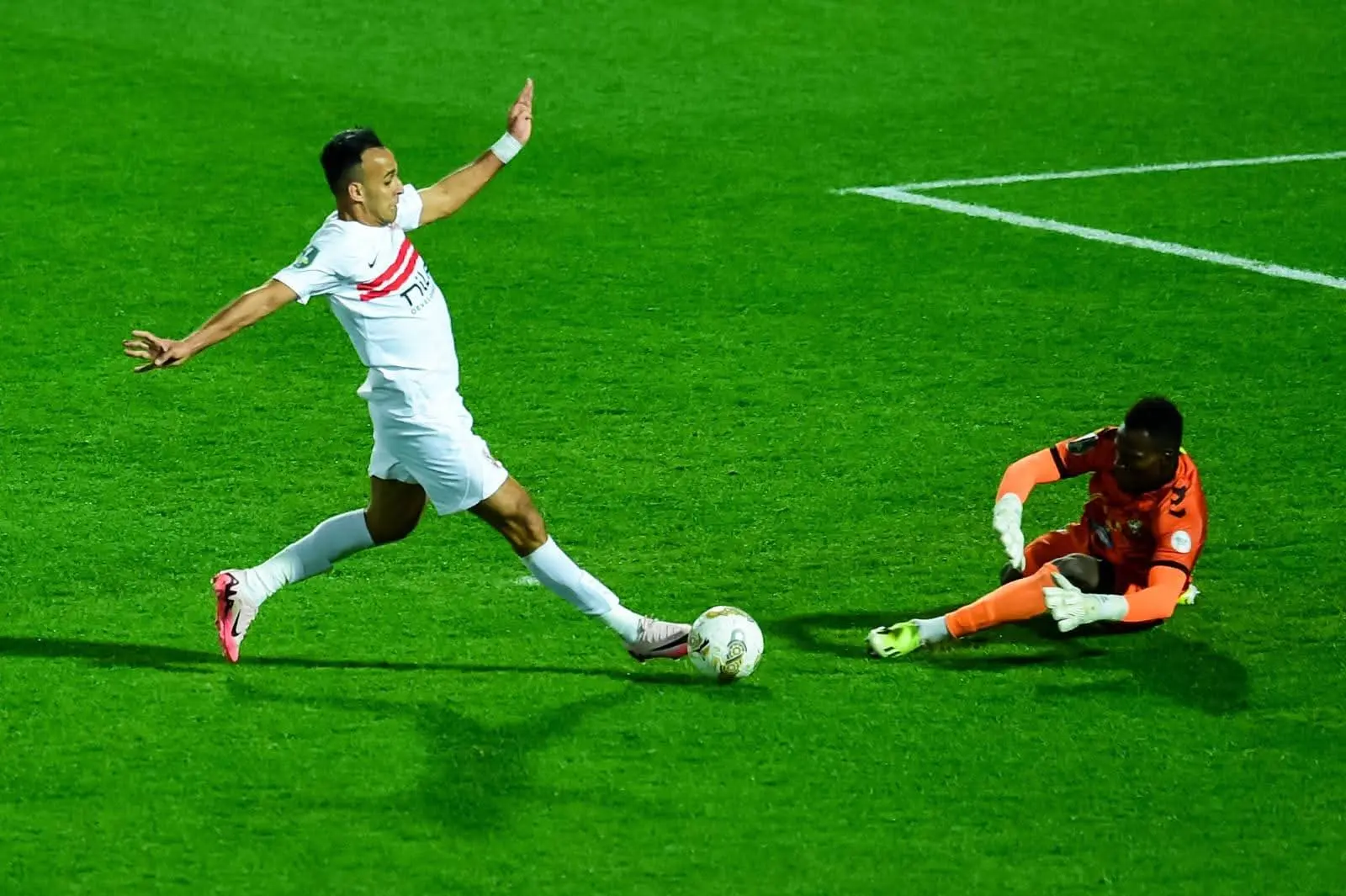 جماهير الزمالك الوفية..عبرت بالفريق إلى نصف نهائى الكونفدرالية - 1000277614
