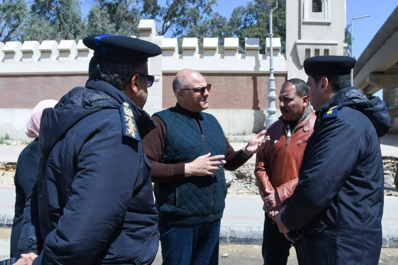 محافظ الاسكندرية : دراسة فتح محاور مرورية عرضية جديدة لتخفيف التكدسات المرورية - 1000277647