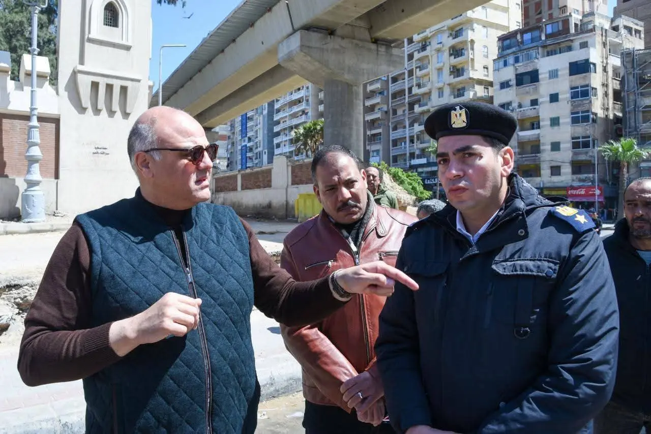 محافظ الاسكندرية : دراسة فتح محاور مرورية عرضية جديدة لتخفيف التكدسات المرورية - 1000277648