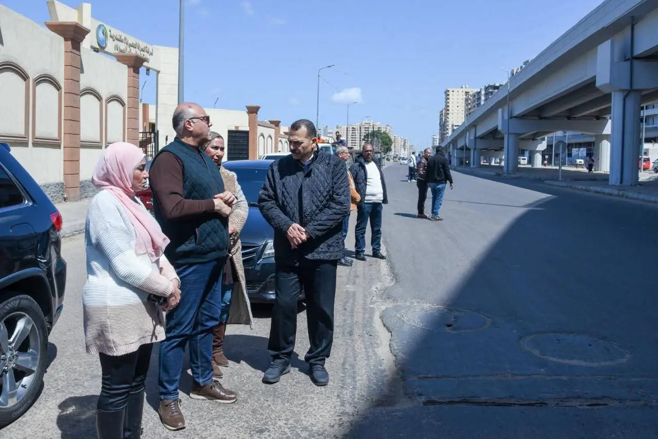 محافظ الاسكندرية : دراسة فتح محاور مرورية عرضية جديدة لتخفيف التكدسات المرورية - 1000277649