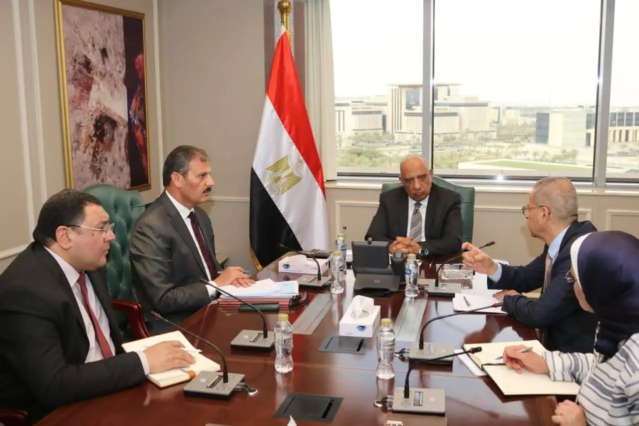 وزير الكهرباء يجتمع بخلية إدارة الأزمة، ويتابع خطة تشغيل تأمين الشبكة الموحدة