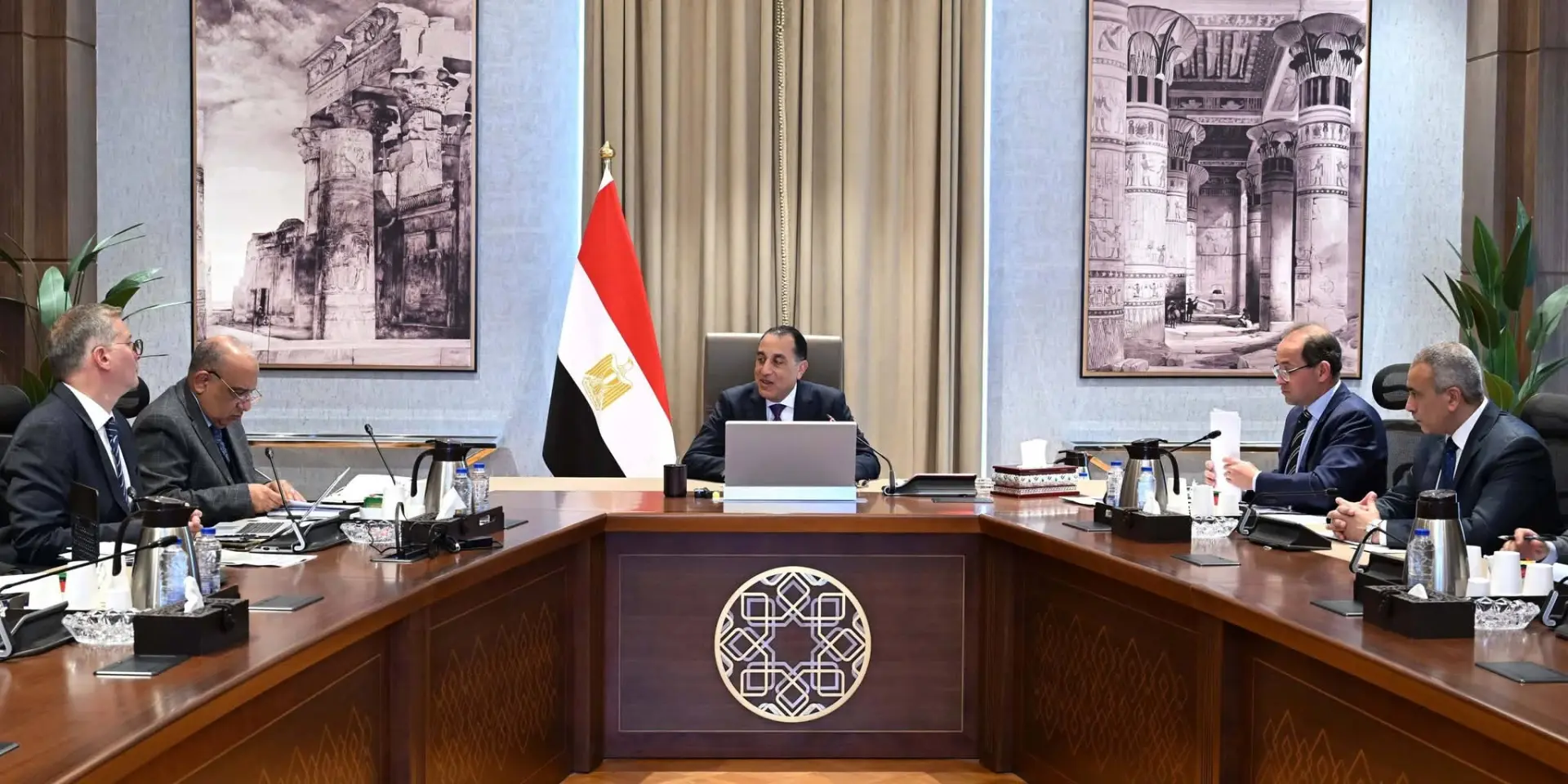 رئيس الوزراء يتابع إجراءات ترشيد استهلاك المواد البترولية والكهرباء