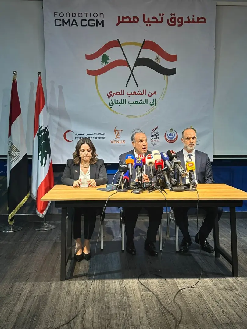 وزير الخارجية يسلم 1000 طن من المساعدات الإغاثية خلال زيارته لبيروت