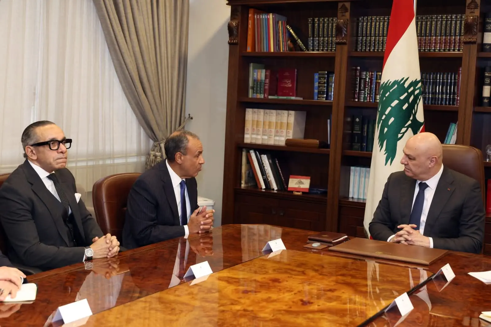 وزير الخارجية يلتقى رئيس الجمهورية اللبنانية في بيروت