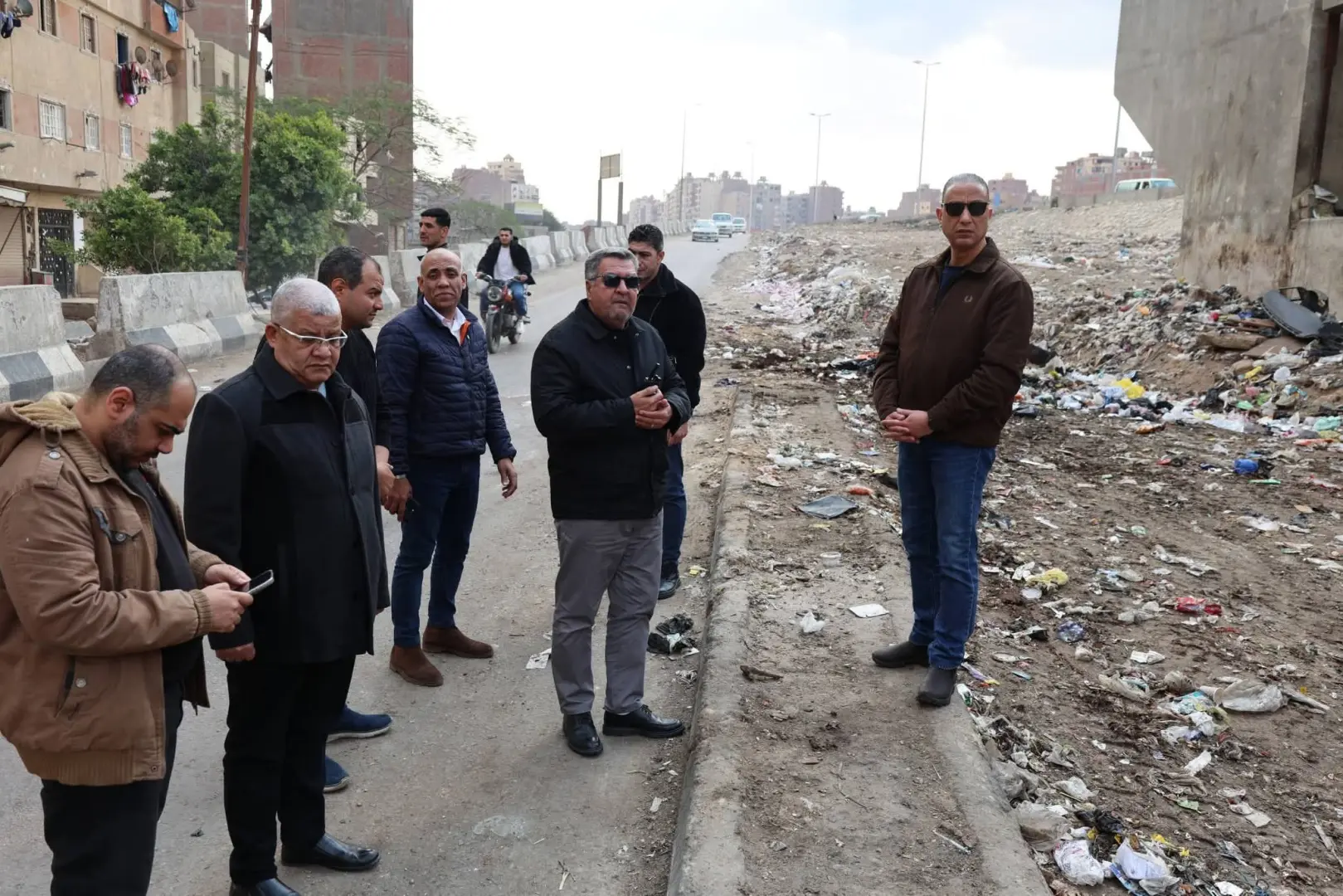 محافظ الجيزة يتفقد حالة النظافة والإشغالات بأحياء الوراق والمنيرة الغربية وإمبابة - 1000281278