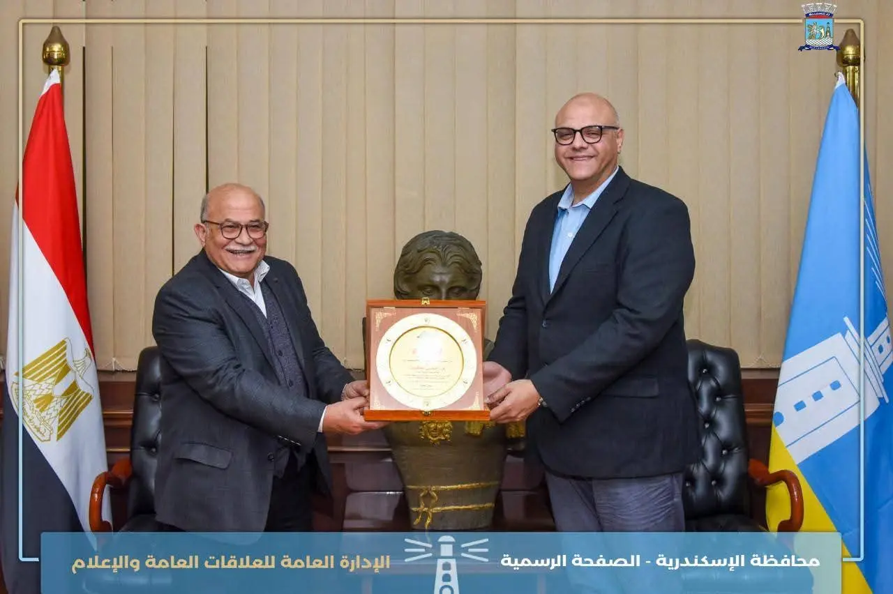 محافظ الإسكندرية: فتح قنوات تواصل فعّالة مع كافة النقابات المهنية