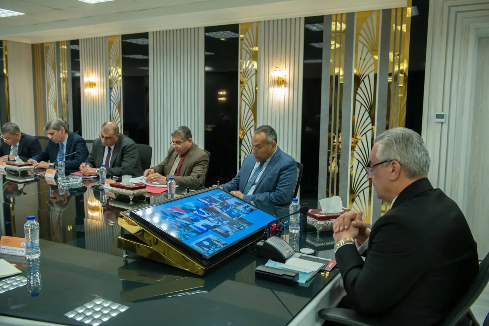 وزير الإنتاج الحربى: لجنة لمتابعة إجراءات ترشيد استهلاك الكهرباء داخل الشركات - 1000281351