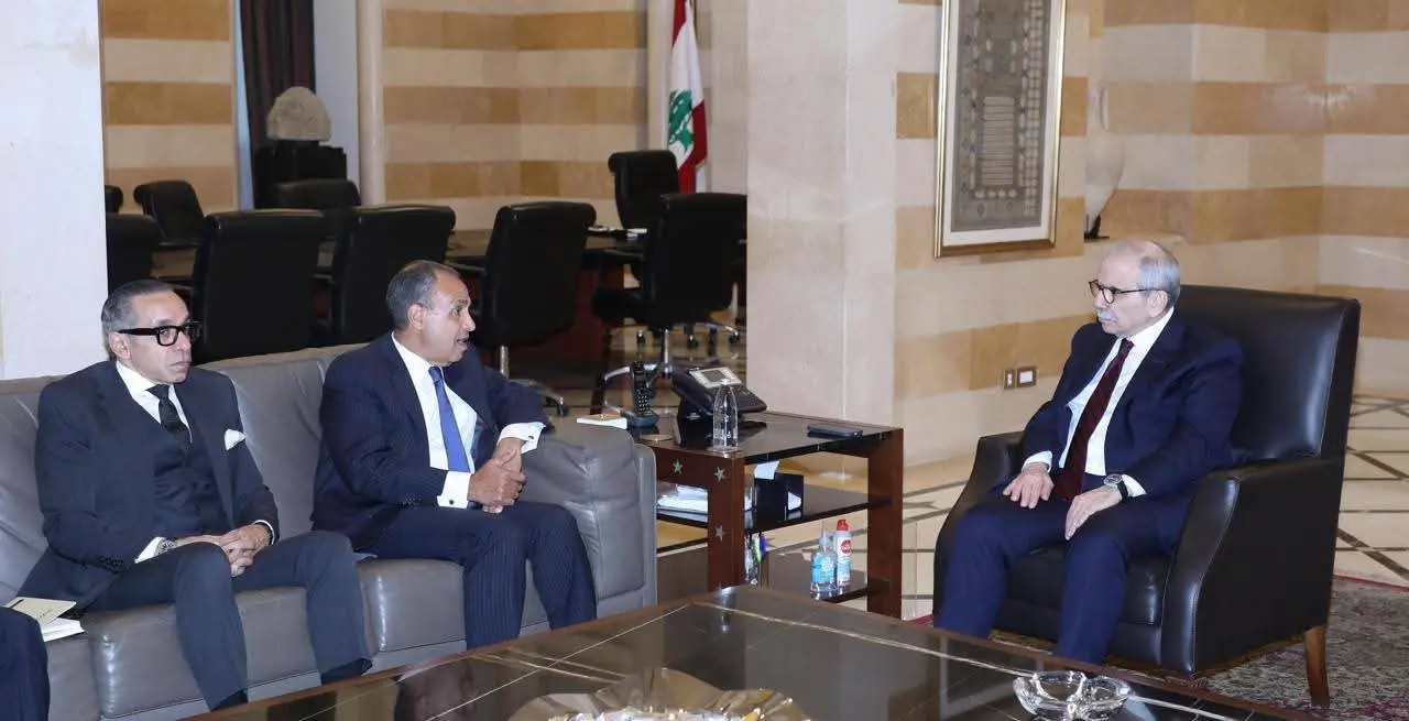 وزير الخارجية يجري مباحثات مع رئيس مجلس الوزراء اللبناني في بيروت