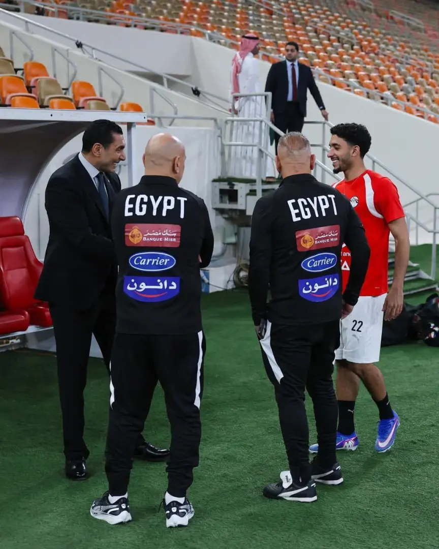 منتخب مصر يختتم تدريباته لمواجهة السعودية غداً.. ووزير الرياضة يجتمع باللاعبين - 1000281516