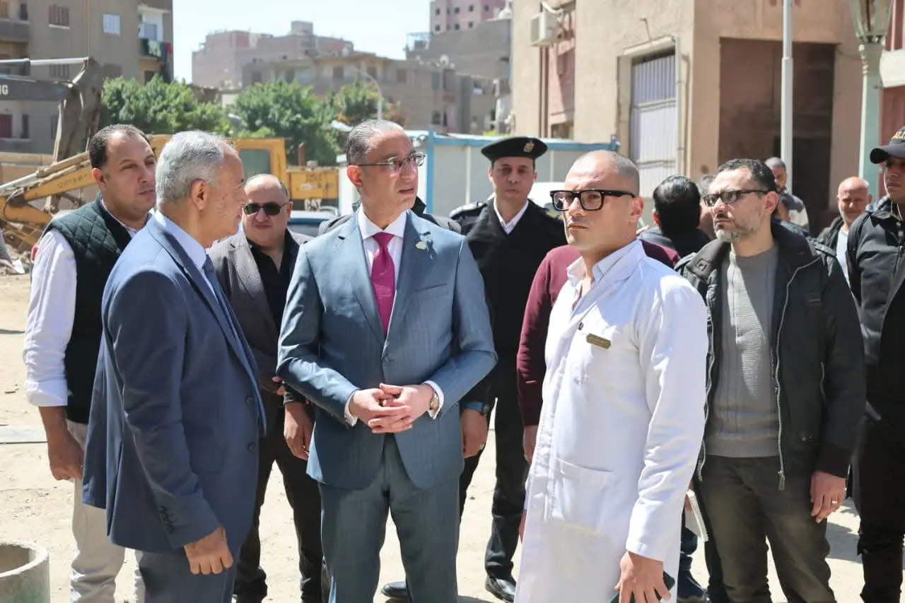 محافظ الجيزة يتابع انتظام سير العمل بمستشفى أم المصريين وتواجد الأطقم الطبية والتمريض - 1000282771