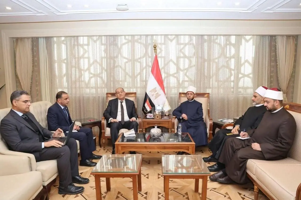 وزير الأوقاف يبحث مع مساعد وزير الخارجية للعلاقات الثقافية تعزيز التعاون المشترك - 1000283928