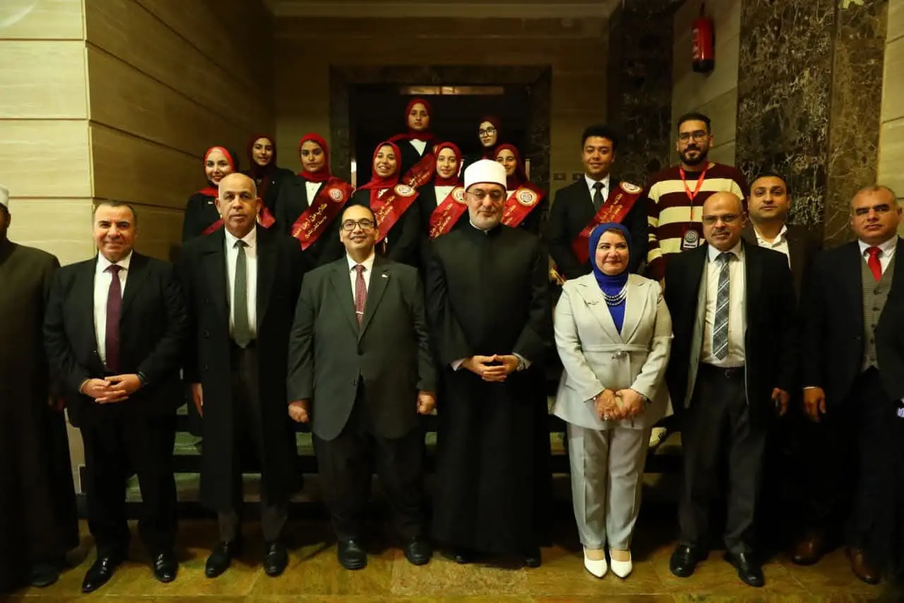 مفتى الجمهورية: وسائل التواصل الاجتماعي سلاح ذو حدين - 1000287157