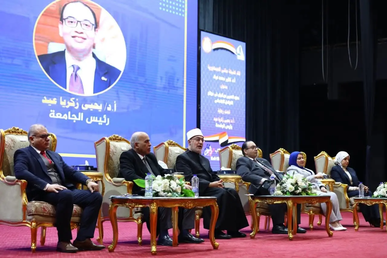 مفتى الجمهورية: وسائل التواصل الاجتماعي سلاح ذو حدين - 1000287161