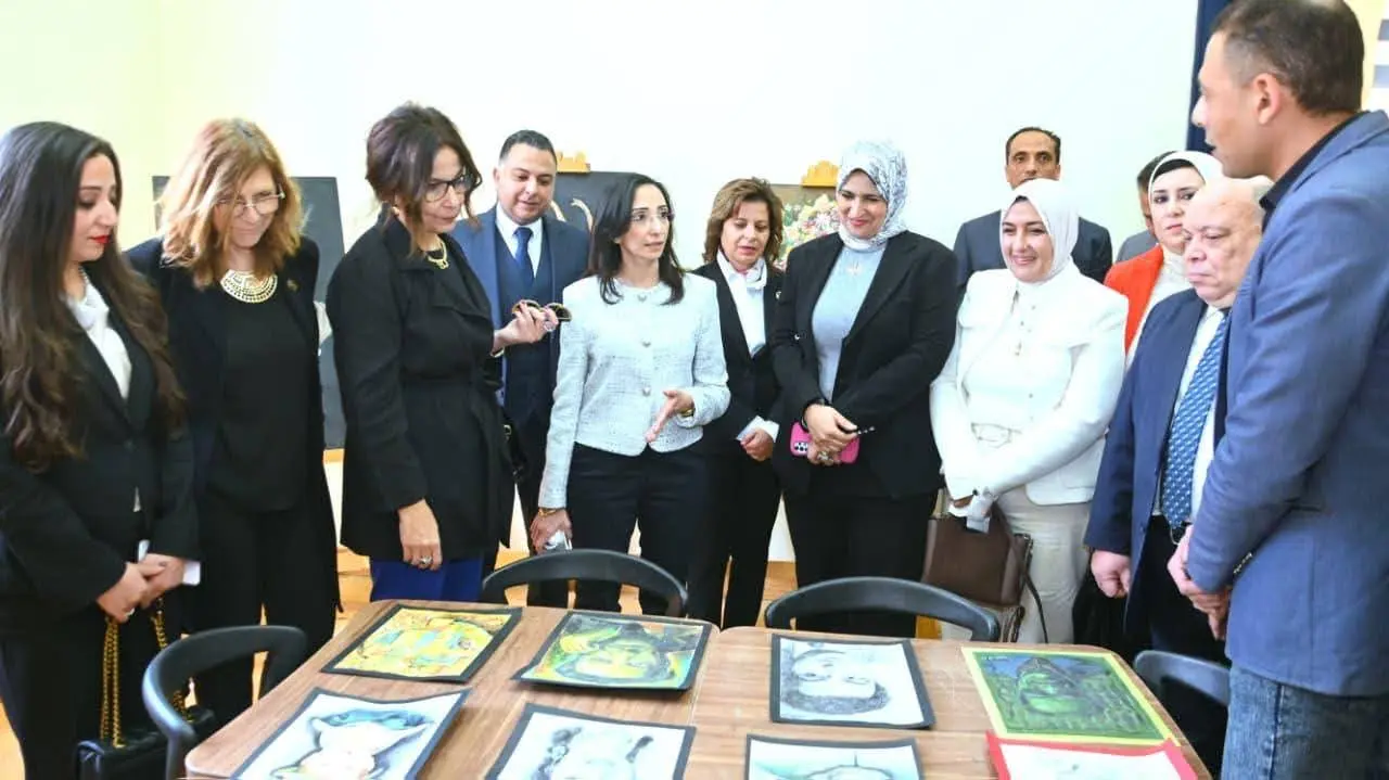 وزيرة الثقافة ومحافظ البحيرة تتفقدان دار الأوبرا ومركز الإبداع الفني وقصر الثقافة بدمنهور - 1000289971