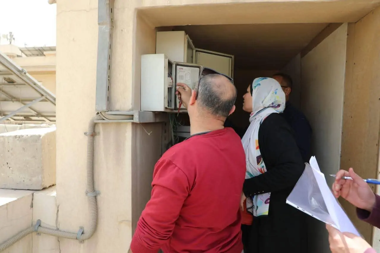 محافظ القاهرة: رفع كفاءة وصيانة ٢٥ محطة طاقة شمسية - 1000291121