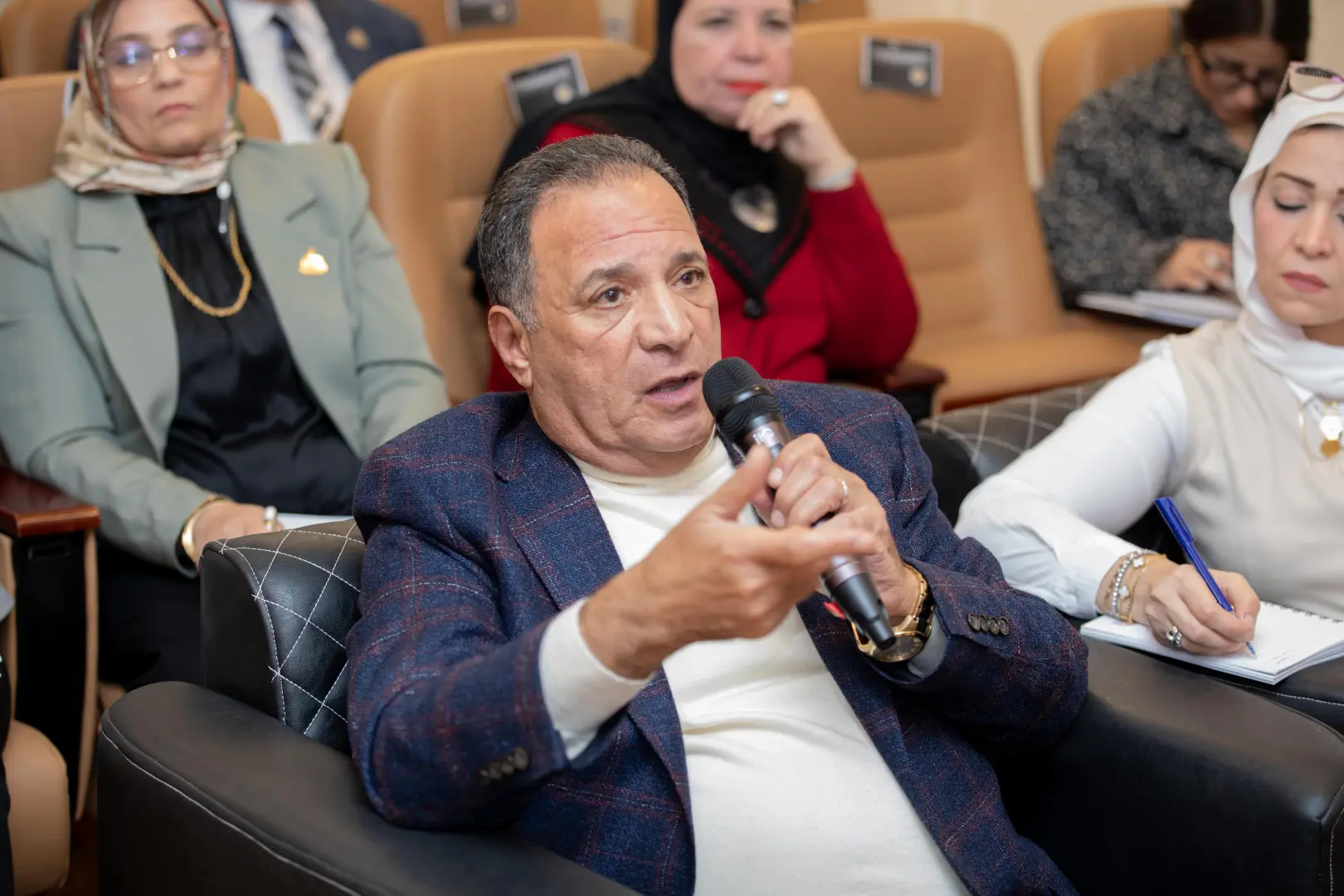 الشعب الجمهوري يواصل ورش العمل البرلماني بمحاضرات عن الصياغة التشريعية والموازنة