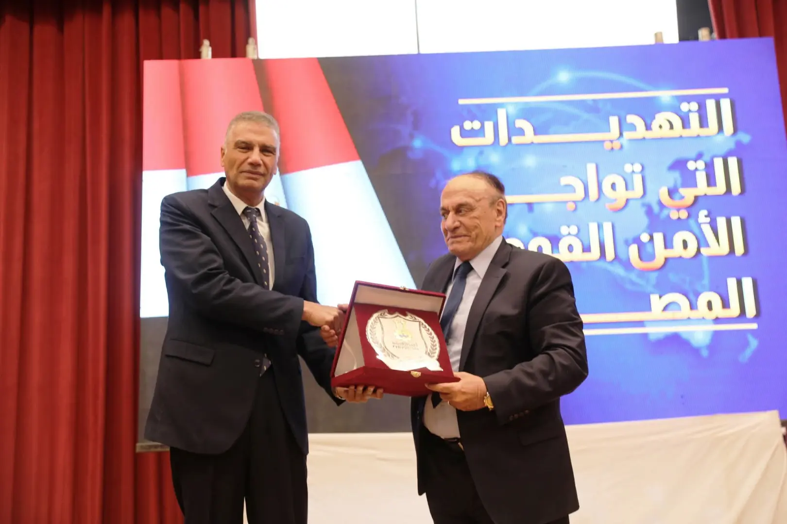 اللواء سمير فرج في ندوة بجامعة أسوان: التحديات الإقليمية والدولية تفرض تعزيز الوعي بالأمن القومي لدى الشباب