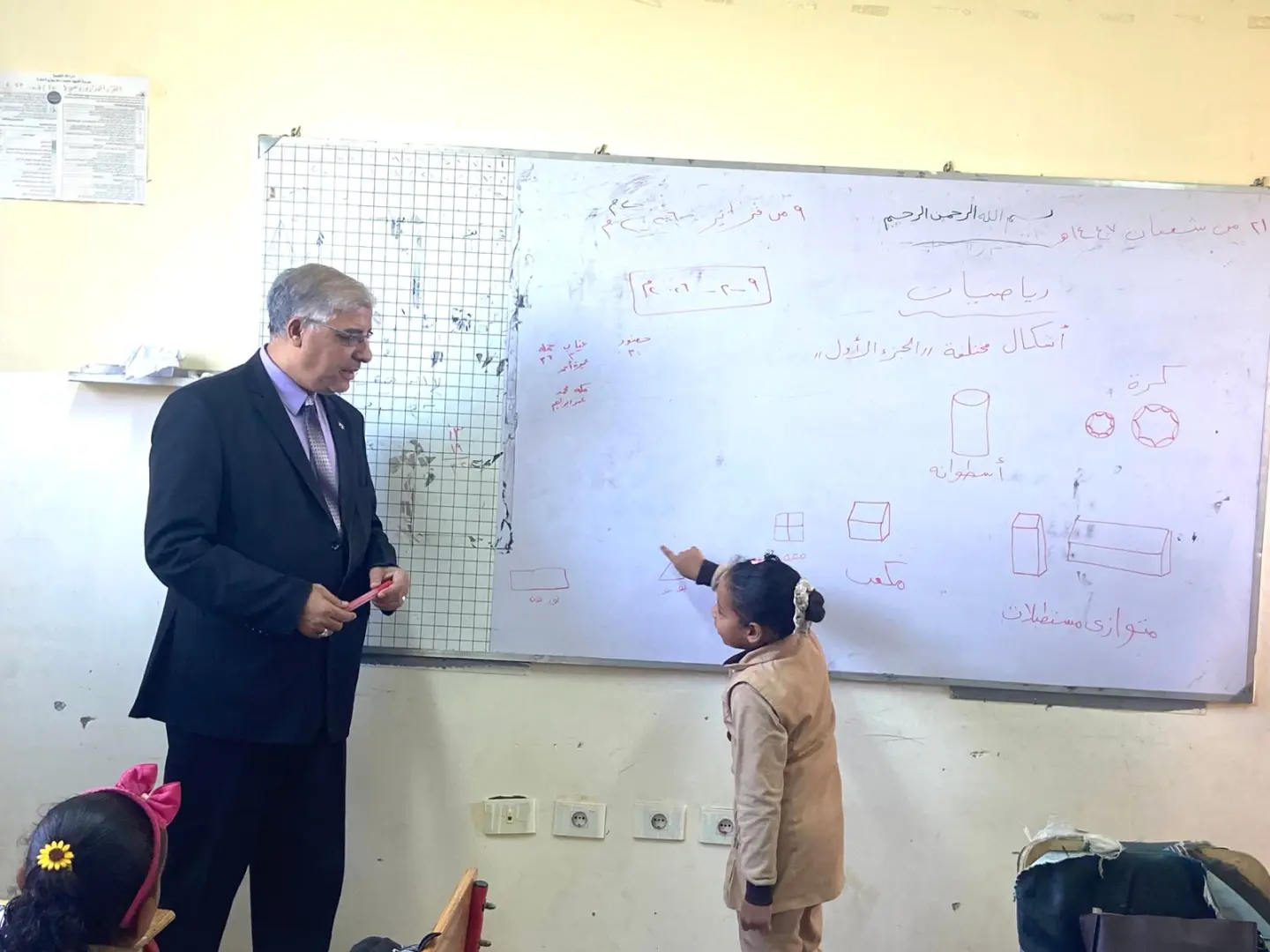 طارق سعد الدين يتفقد مدارس إدارة قنا لمتابعة انتظام العملية التعليمية