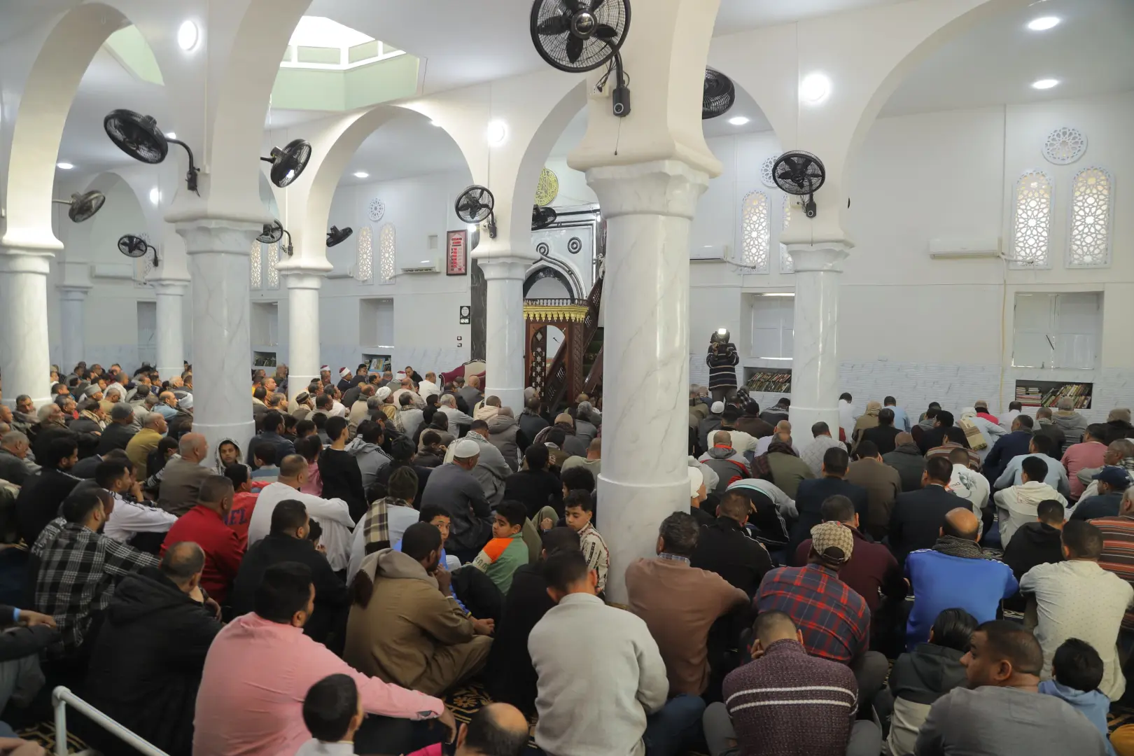 محافظ قنا يفتتح "المسجد العتيق" بنجع حمادي عقب تجديده بالجهود الذاتية - 1000415311