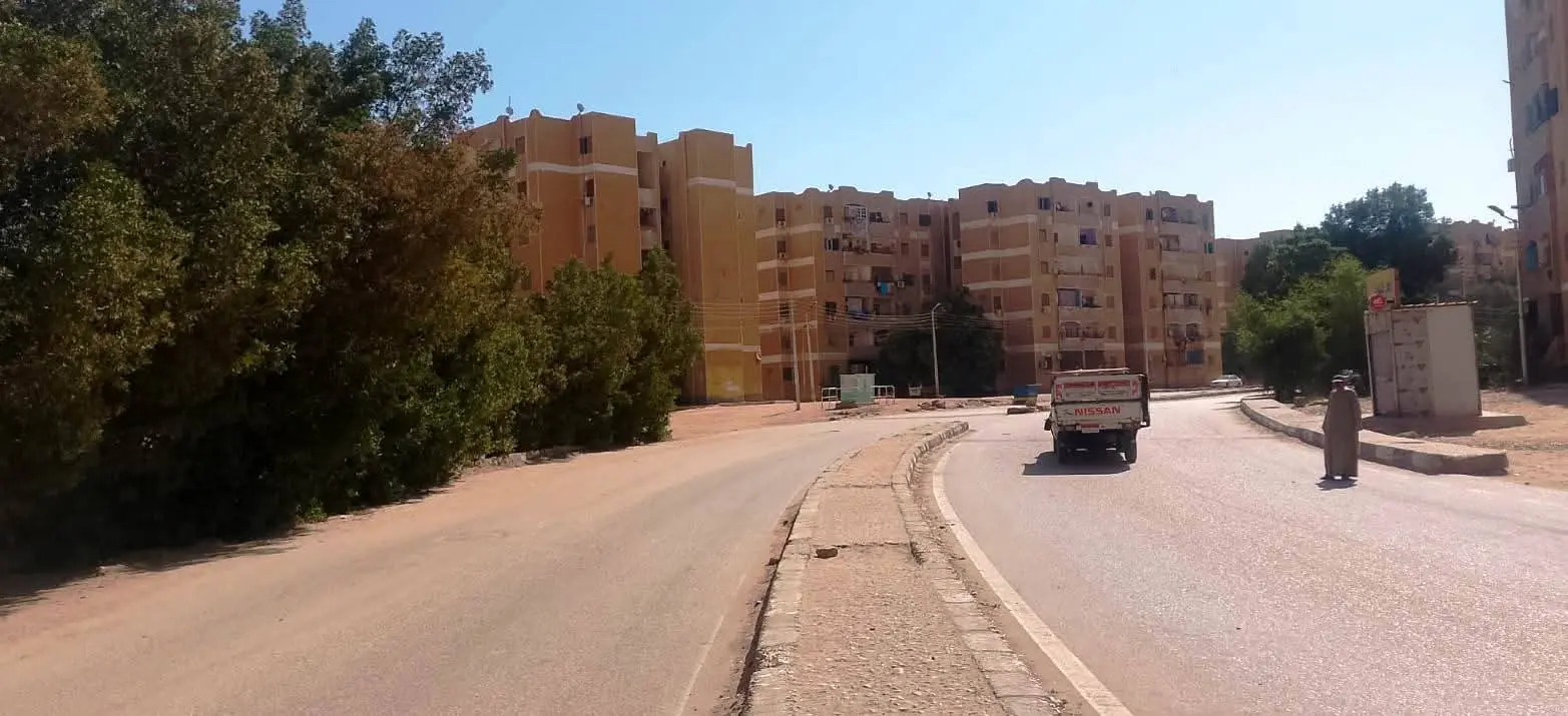 لاشين : تفعيل منظومة النظافة الجديدة .. ورفع 219 طن من المخلفات والقمامة والتراكمات بأحياء مدينة أسوان - 1000415604