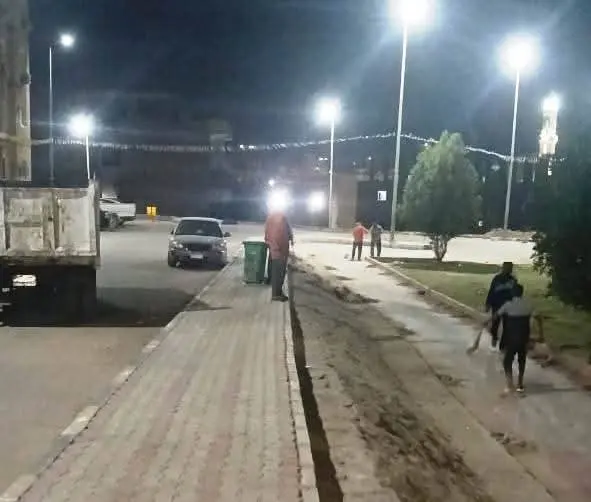 لاشين : تفعيل منظومة النظافة الجديدة .. ورفع 219 طن من المخلفات والقمامة والتراكمات بأحياء مدينة أسوان - 1000415605