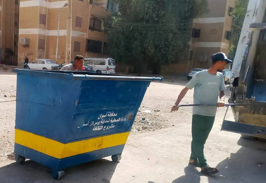 لاشين : تفعيل منظومة النظافة الجديدة .. ورفع 219 طن من المخلفات والقمامة والتراكمات بأحياء مدينة أسوان