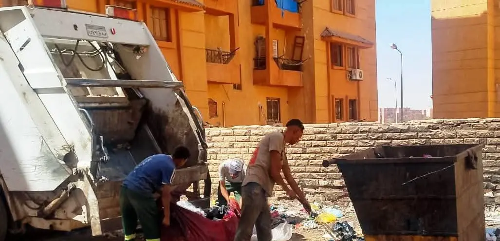 لاشين : تفعيل منظومة النظافة الجديدة .. ورفع 219 طن من المخلفات والقمامة والتراكمات بأحياء مدينة أسوان - 1000415612