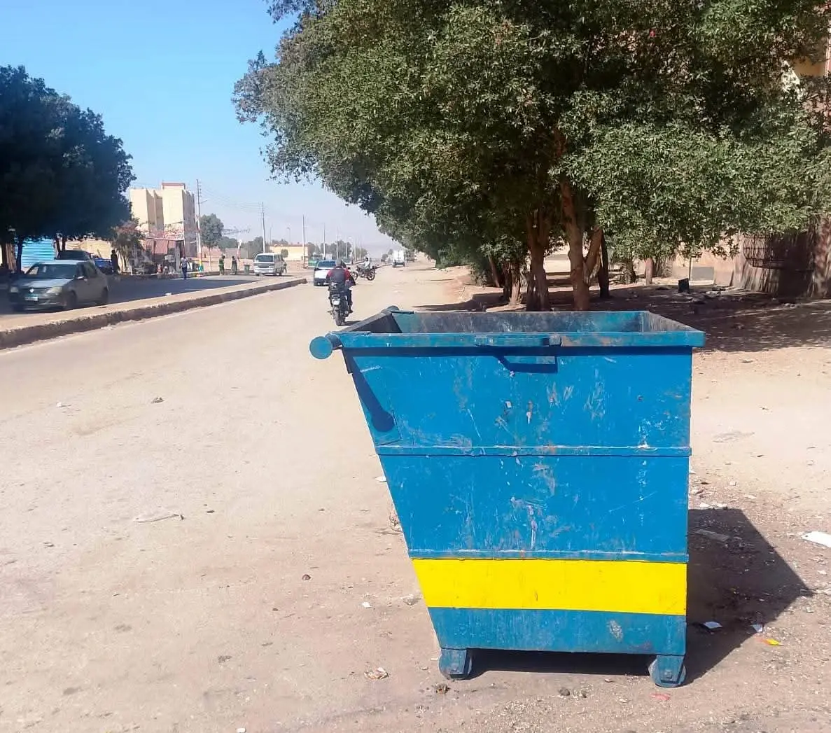 لاشين : تفعيل منظومة النظافة الجديدة .. ورفع 219 طن من المخلفات والقمامة والتراكمات بأحياء مدينة أسوان - 1000415613