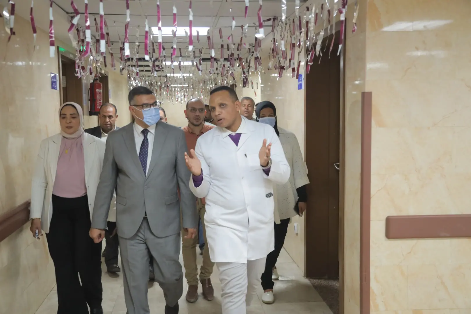 محافظ قنا يتفقد المستشفى العام بنجع حمادي - 1000415988