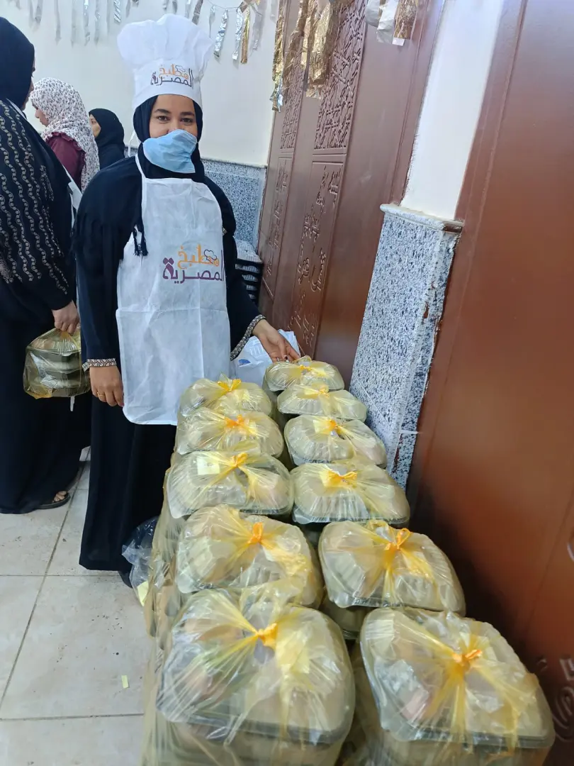 يوفر 350 وجبة.. محافظ قنا يشيد بمبادرة "مطبخ المصرية" لتمكين المرأة ودعم الأسر الأولى بالرعاية - 1000417133