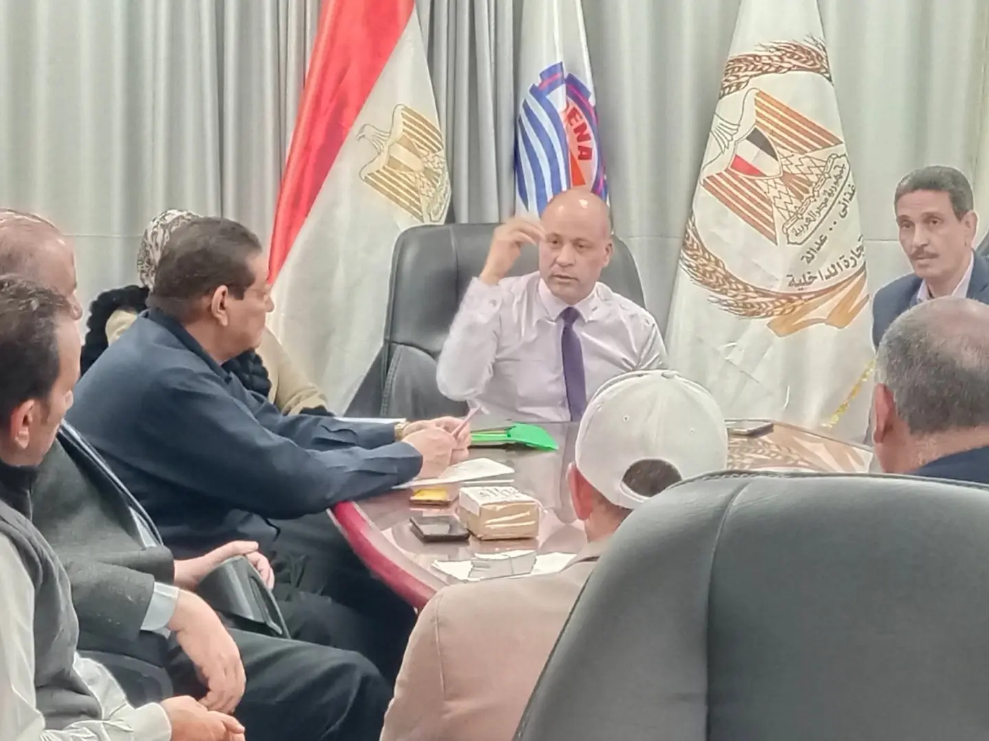 سحب التراخيص والإحالة للنيابة العامة.. إجراءات حاسمة ضد المتلاعبين بأسطوانات البوتاجاز بقنا - 1000419213