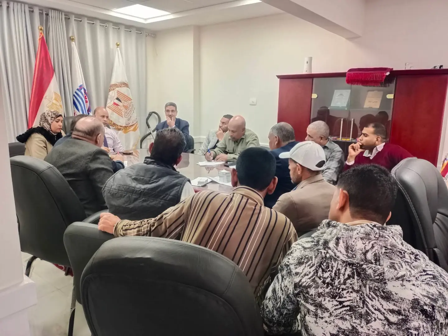 سحب التراخيص والإحالة للنيابة العامة.. إجراءات حاسمة ضد المتلاعبين بأسطوانات البوتاجاز بقنا - 1000419220