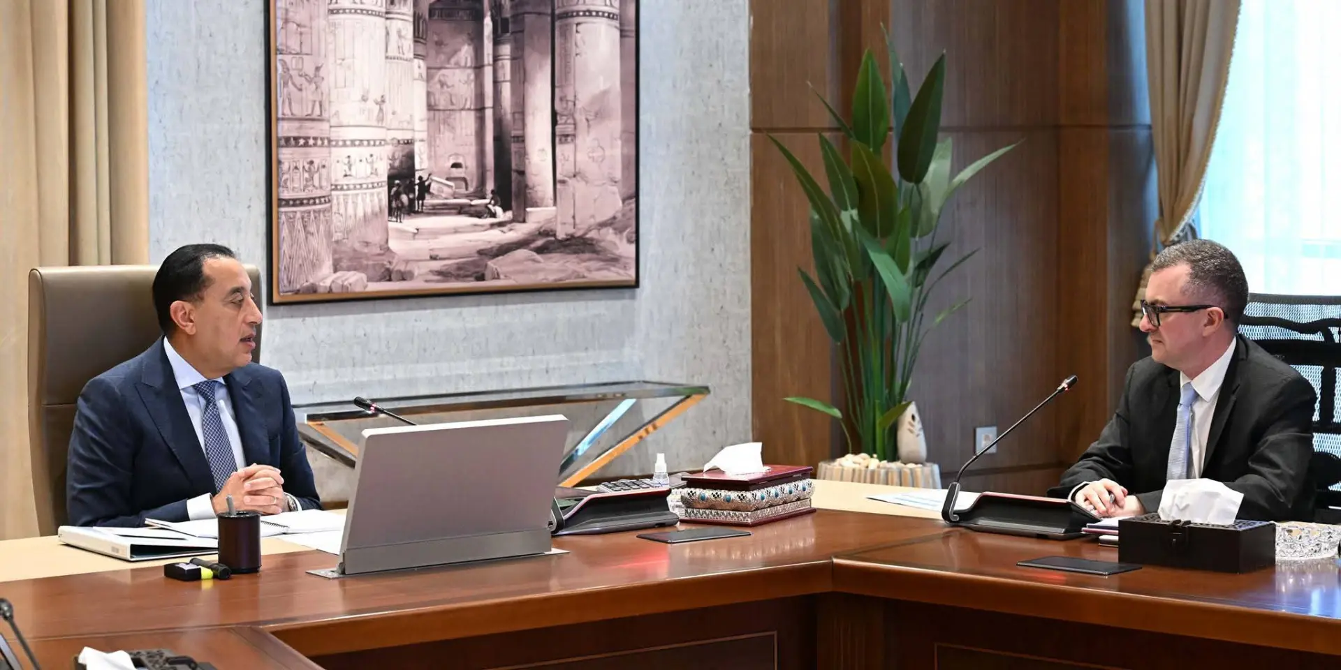 رئيس الوزراء يستعرض رؤية وزارة التخطيط والتنمية الاقتصادية وخطة عملها خلال الأعوام الثلاثة المقبلة - 1000419580