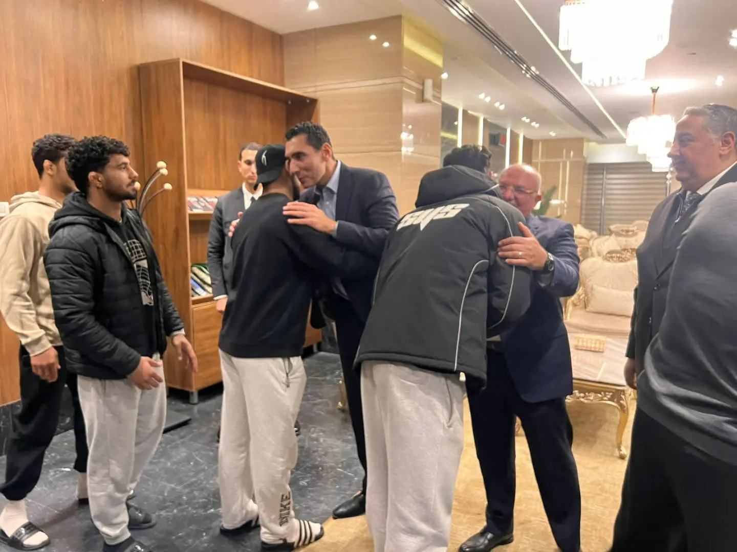 وزير الشباب والرياضة يستقبل المنتخب الوطني للمصارعة الرومانية