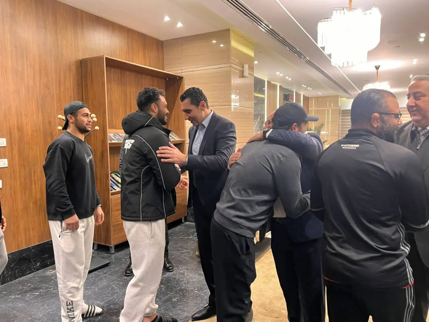 وزير الشباب والرياضة يستقبل المنتخب الوطني للمصارعة الرومانية - 1000419596