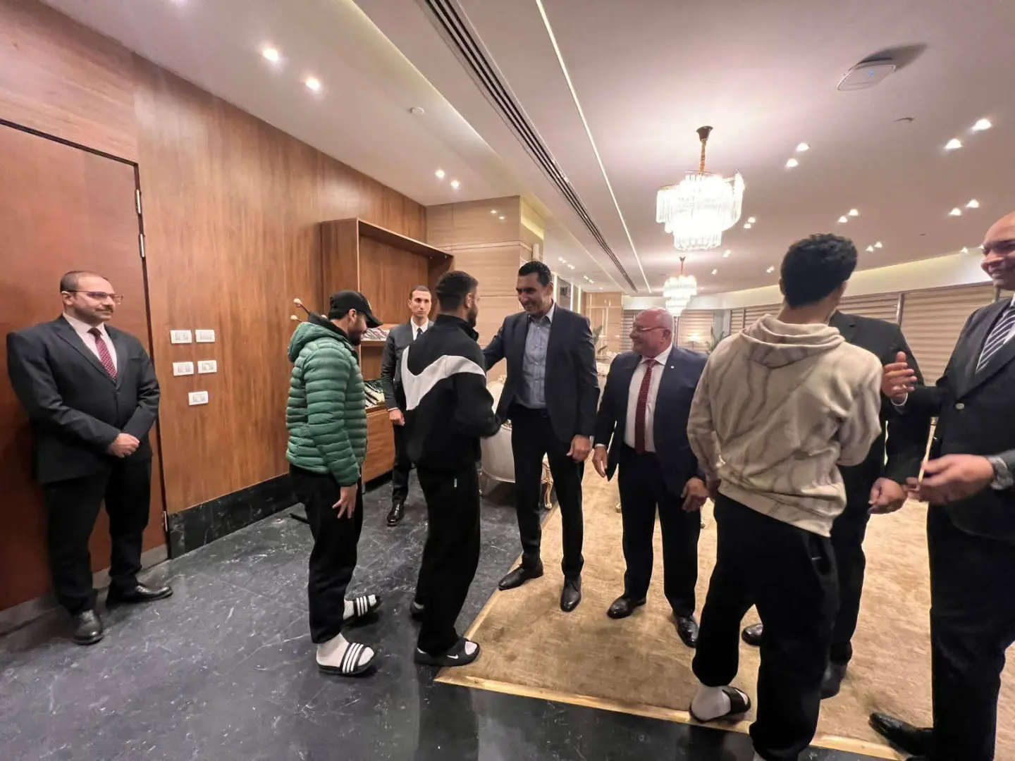 وزير الشباب والرياضة يستقبل المنتخب الوطني للمصارعة الرومانية - 1000419598