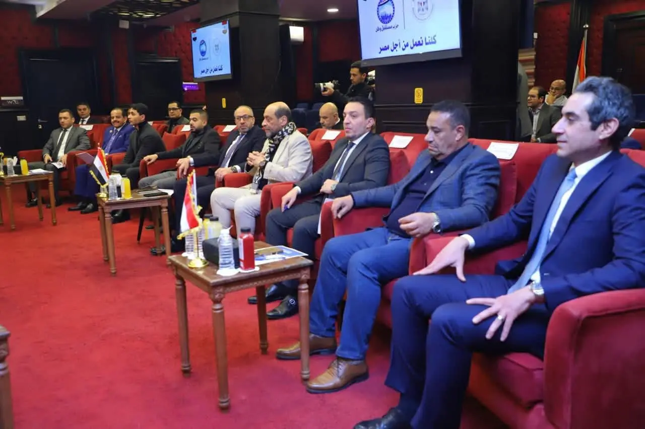 وزير الشباب في ضيافة مستقبل وطن: خطة متكاملة للنهوض بالرياضة وبناء المواهب - 1000419930