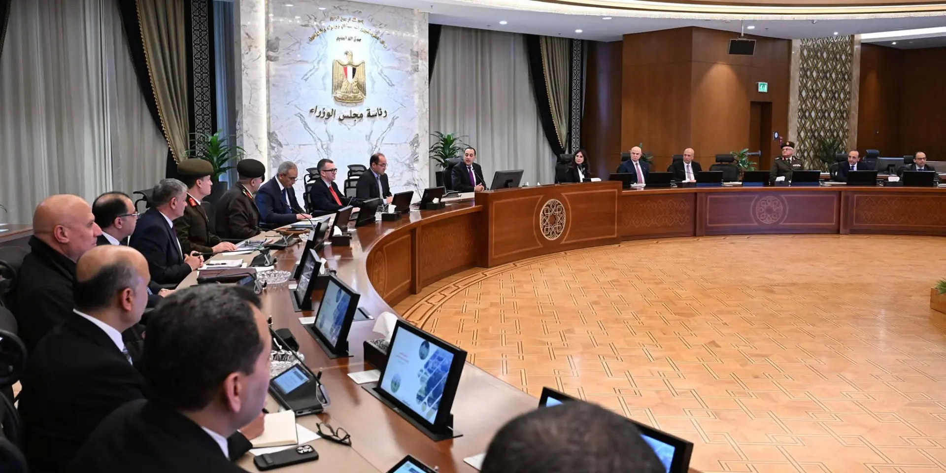 رئيس الوزراء يتابع مستجدات الموقف التنفيذي والمالي للمرحلة الأولى للمُبادرة الرئاسية “حياة كريمة” - 1000423337