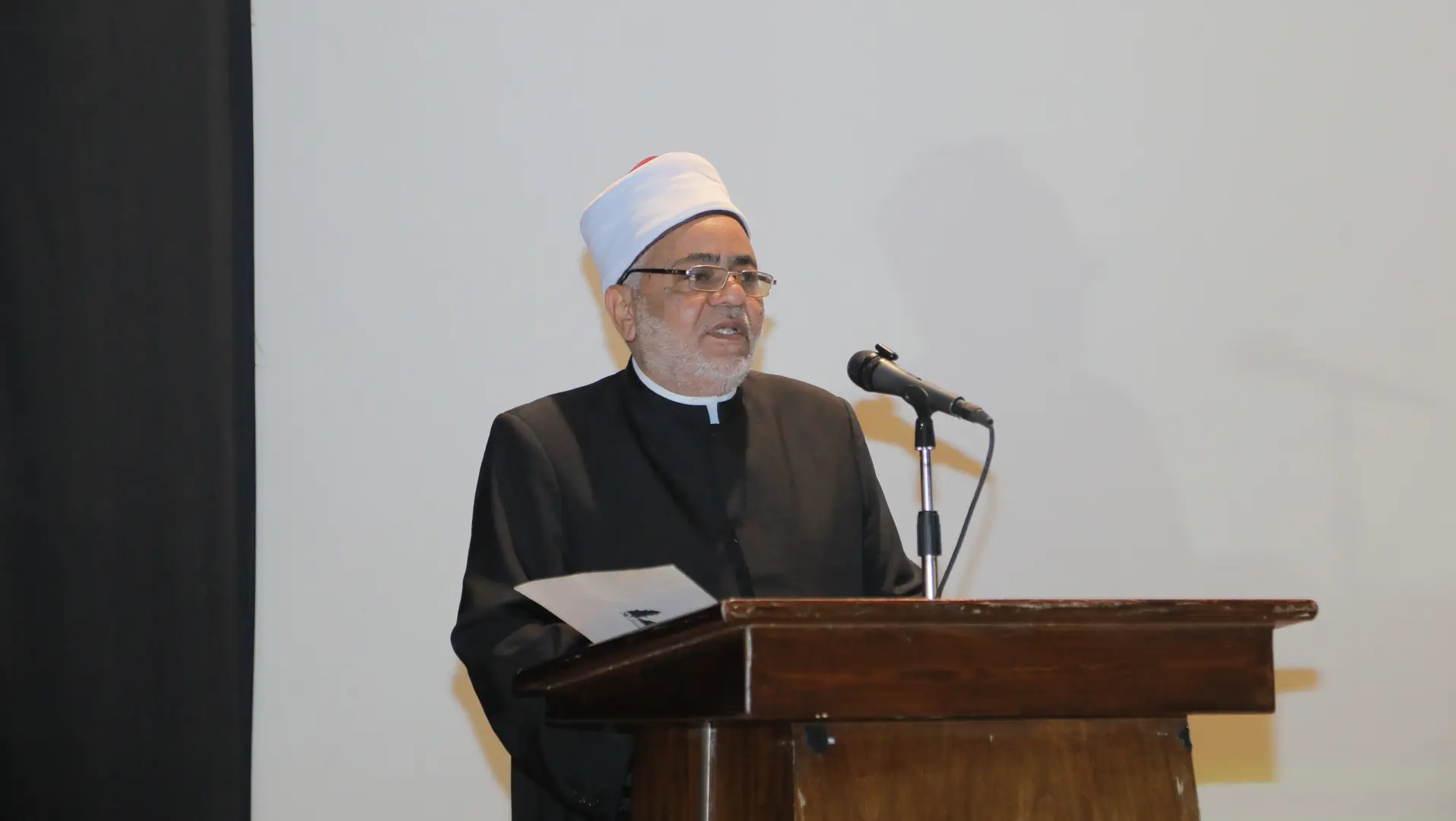 لمرور 1086 عامًا.. محافظ قنا يشهد احتفال الأزهر الشريف بذكرى تأسيسه - 1000425374