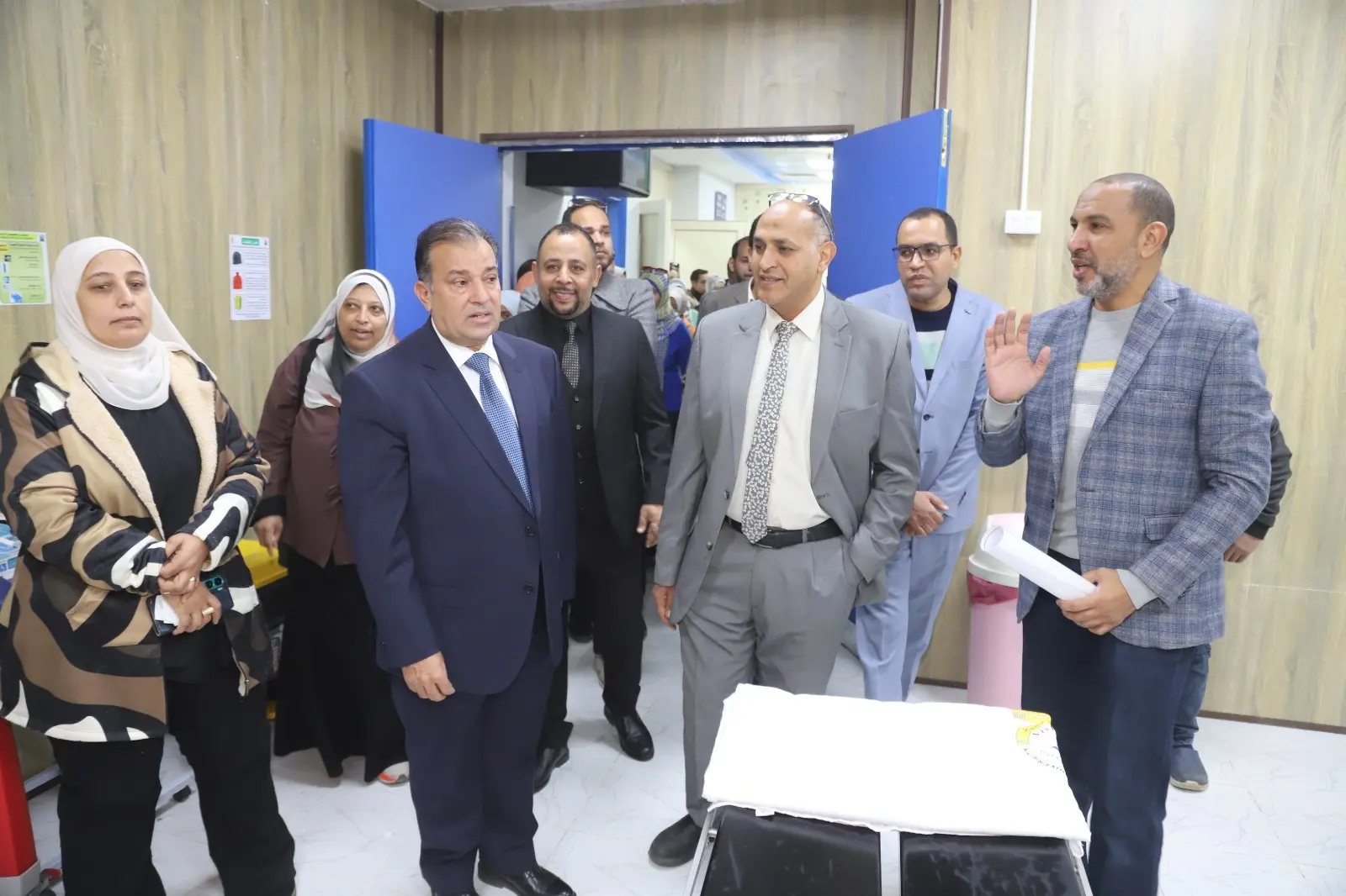 رئيس جامعة قنا: علاج 2737 حالة بوحدة مناظير الجهاز الهضمي خلال عامين - 1000428414