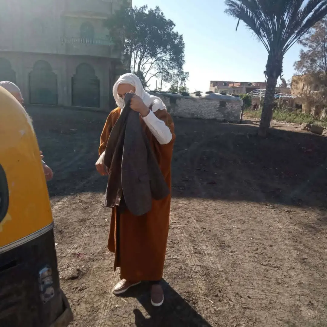 مدير تموين الرياض بكفر الشيخ يتخفى في «عباءة وشال وكمامة» لضبط مخبز مخالف - 1000428551